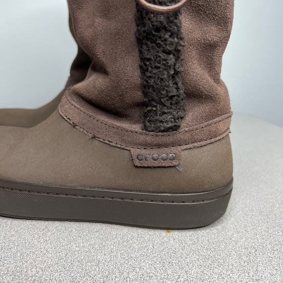CROCS Brown Women's Shearling Lining Button Outdoor Adventure Boo Boots/Booties - Picture 9 of 11